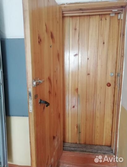 Дверь входная деревянная бу