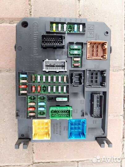 Блок предохранителей Citroen C4 B7 1.6 116л.с