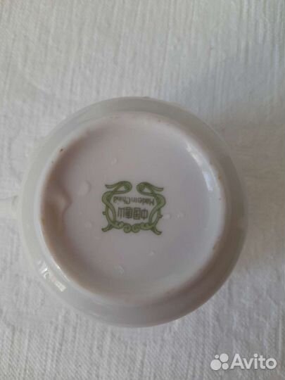 Чашечка с блюдцем и сливочник