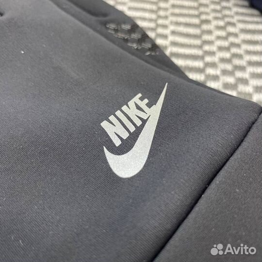 Перчатки Nike тёплые