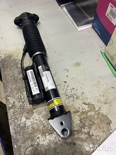 Пневмо амортизатор задний Mercedes-Benz