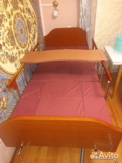 Медицинская кровать