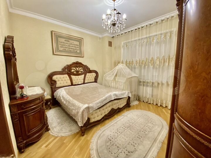 Дом 330 м² на участке 4,5 сот.