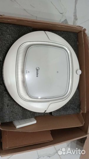 Робот-пылесос midea VCR06