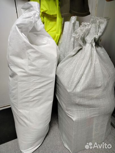 Продам несколько мешков спец одежды б/у