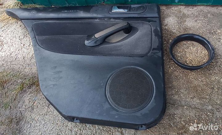 Обшивка двери задней левой Volkswagen Bora 1J