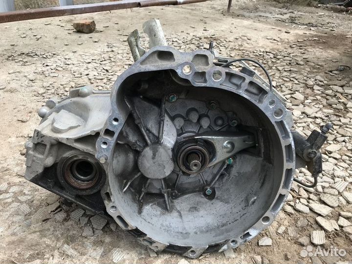 МКПП (механическая коробка переключения передач) l