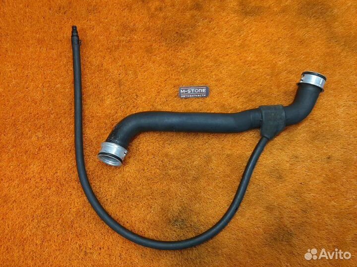 Патрубок радиатора верхний Mercedes-Benz C-Class