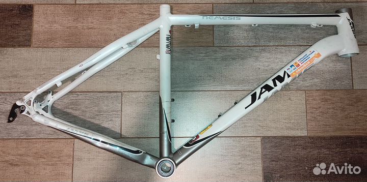 Рама Jamis Nemesis 27.5 + шатуны Sram BB30
