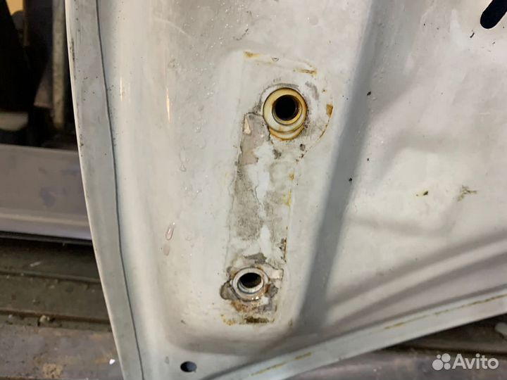 Капот на Toyota camry 55