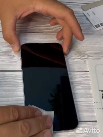 Поклейка гидрогелевой пленки на ваши устройства