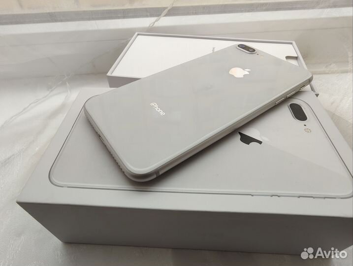 iPhone 8 Plus, 64 ГБ