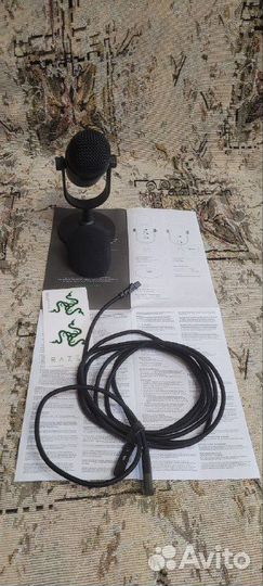 Продам микрофон Razer Seiren V2 Pro