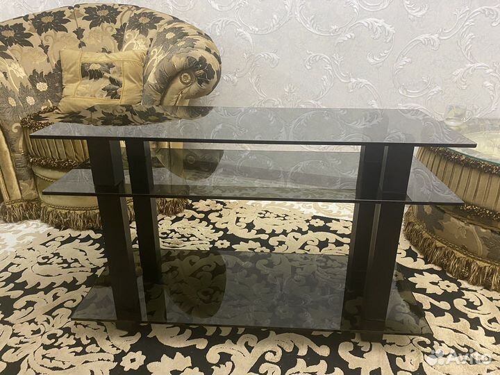 Стеклянная тумба под тв