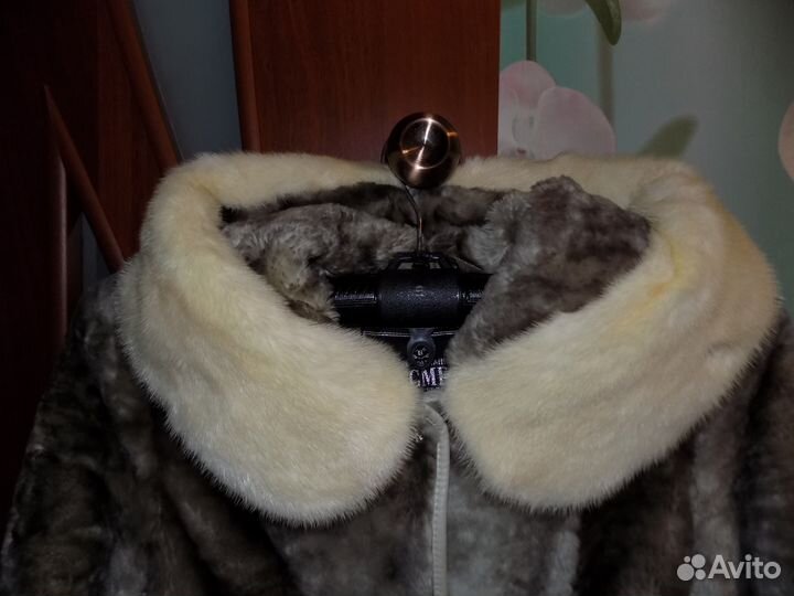 Мутоновая шуба с норковыми вставками