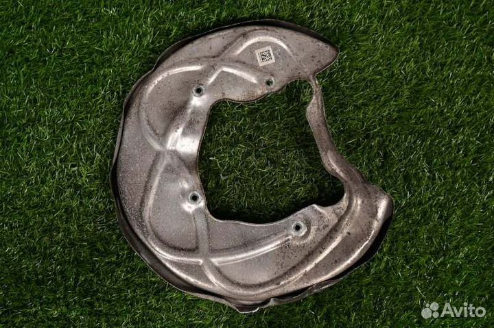 Пыльник диска тормозного задний Audi Q5 FY бензин