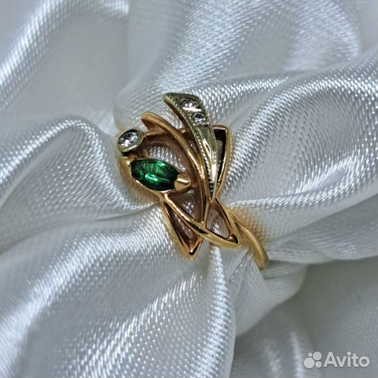 Кольцо с фианитами