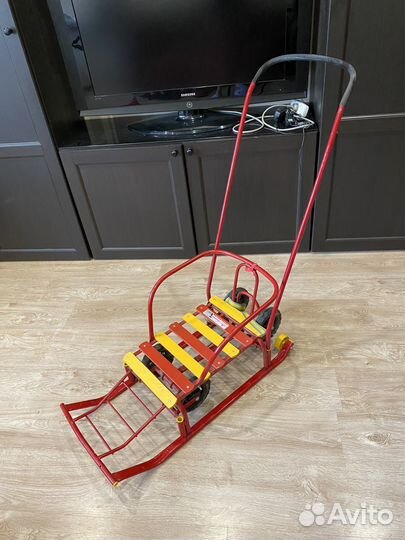 Детские санки на колесах с накидкой