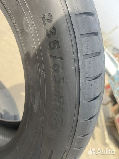 Ikon Tyres Autograph Ultra 2 SUV 235/65 R18