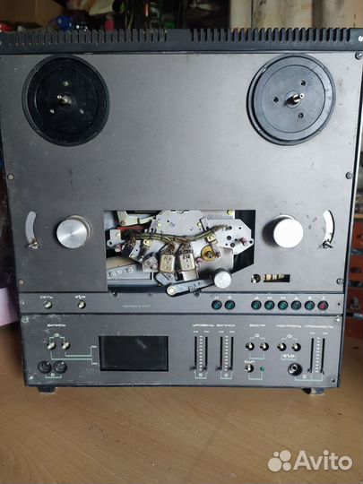 Катушечный магнитофон