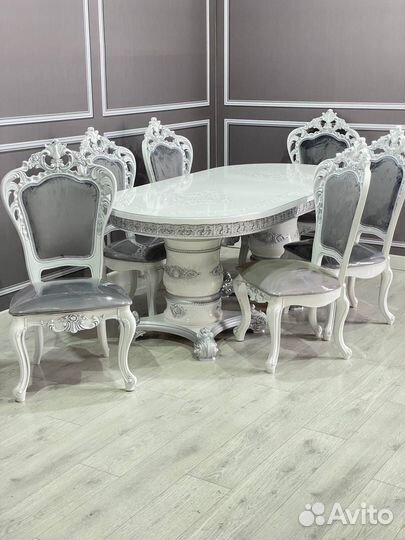 Стол обеденный и стулья