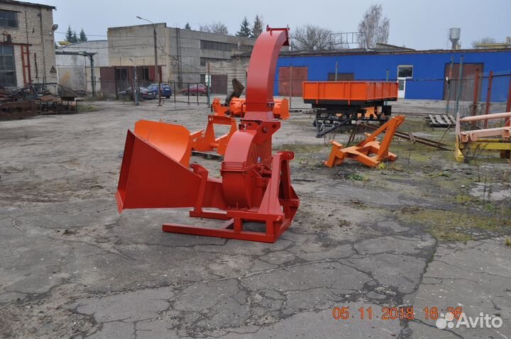 Измельчитель веток дерева С52ивн260