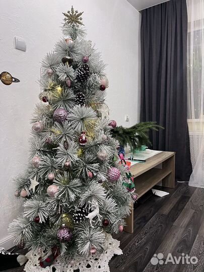 Искусственная заснеженная елка