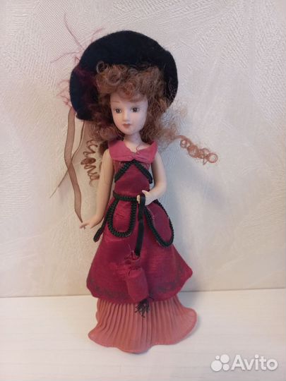 Кукла фарфоровая коллекционная