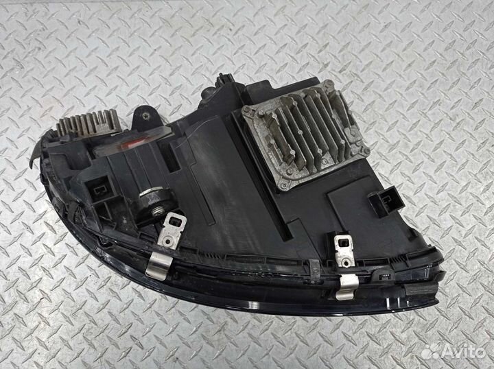 Фара левая Mercedes-Benz C-Class