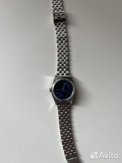 Часы наручные женские nixon