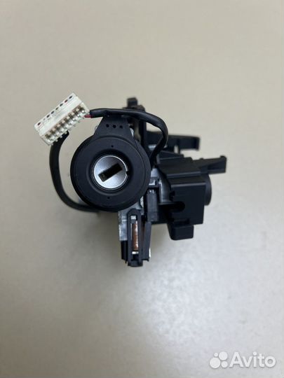 Замок зажигания Skoda Octavia A7