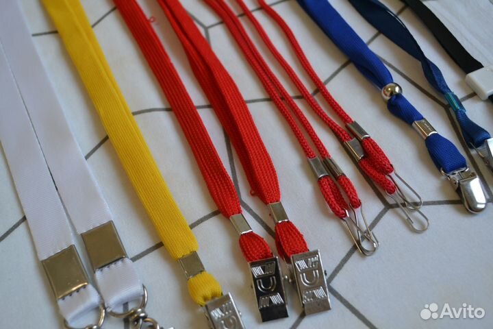 Шнурок для бейджей новый