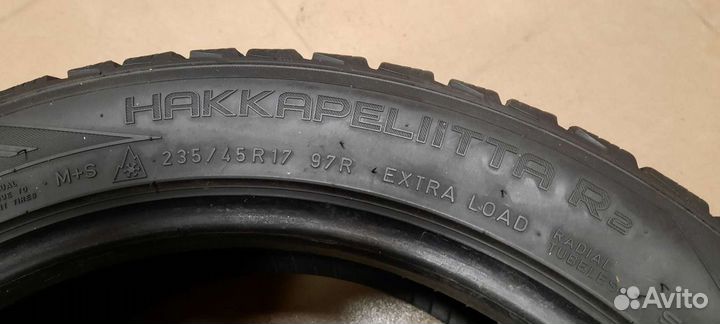 Nokian Tyres Hakkapeliitta R2 235/45 R17