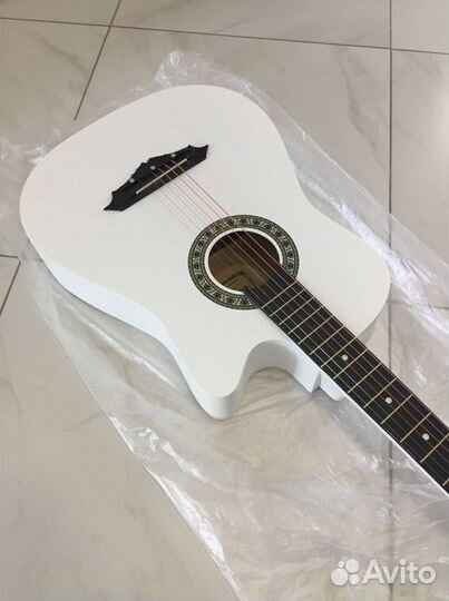 Гитара новая