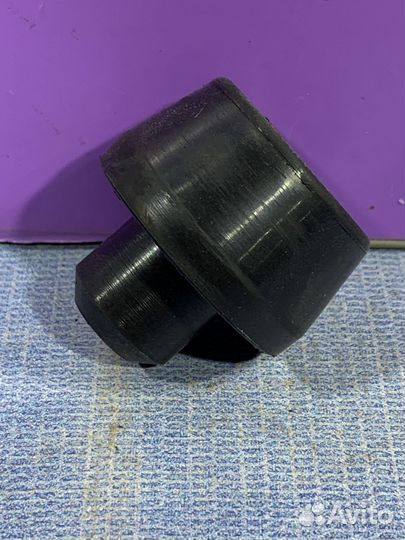 Кронштейн крепление Опора радиатора Renault logan