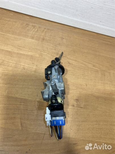 Замок зажигания Mitsubishi Space Star