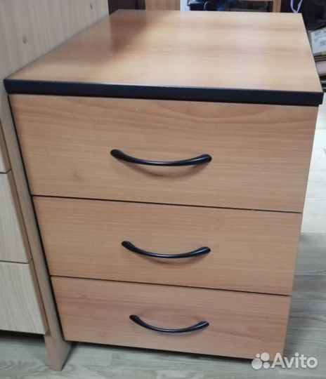 Тумба выкатная с ящиками