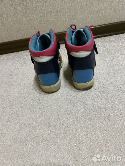 Кроссовки сникерсы