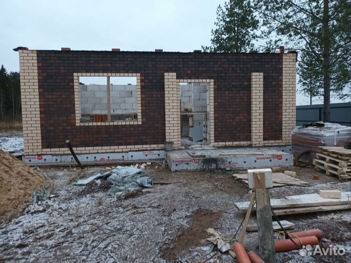 Бригада строителей