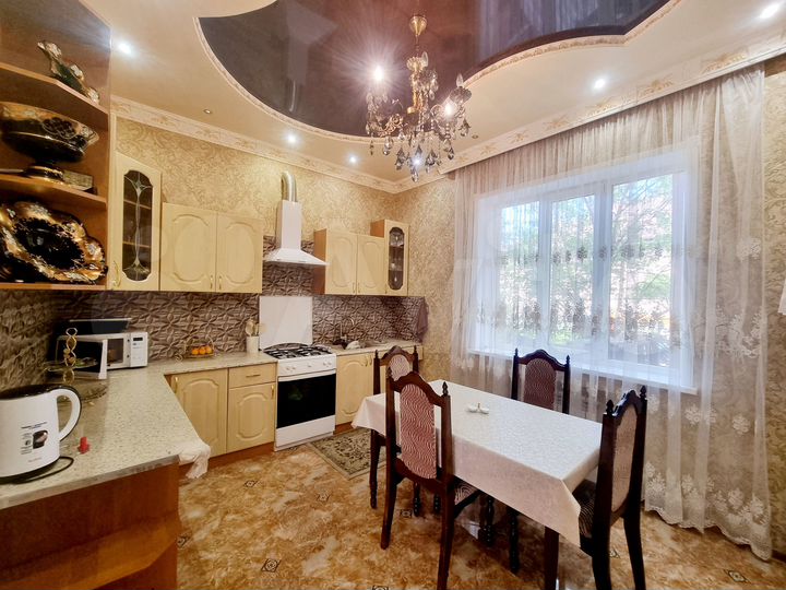 Дом 314,4 м² на участке 6,3 сот.