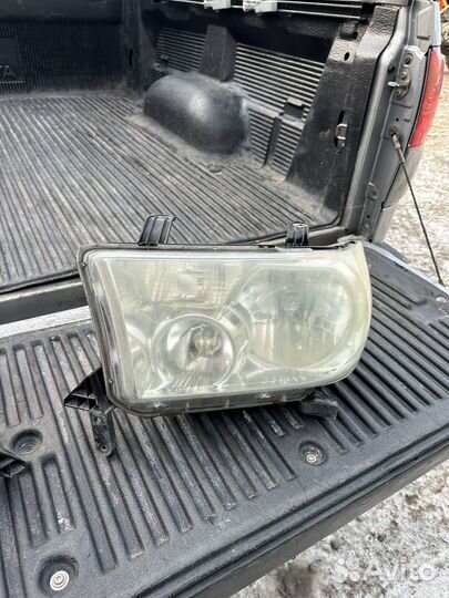 Фары toyota tundra