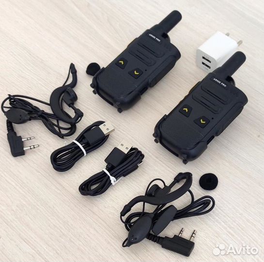 Рация с гарнитурой и наушником для работы