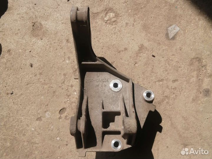 Кронштейн крепления генератора