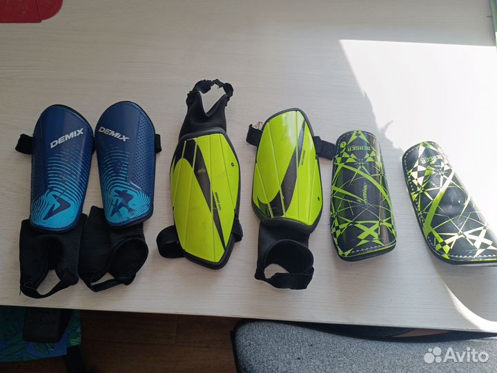 Щитки футбольные детские