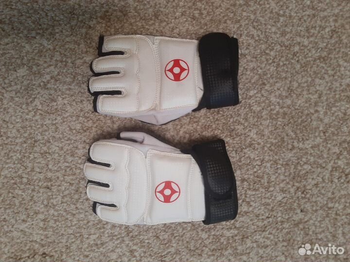 Перчатки для каратэ