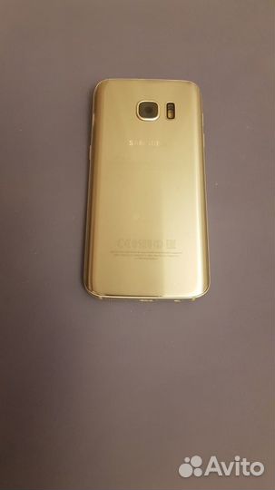 Серебристый корпус телефона Samsung Galaxy S7