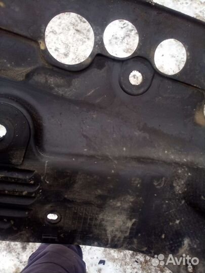 Chevrolet aveo т300 пластик замка капота