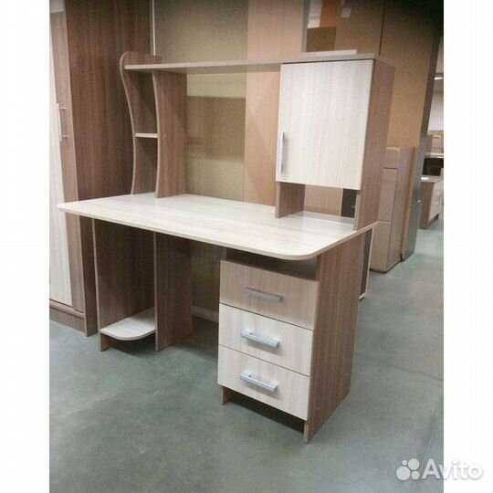 Компьютерный стол с надстройкой, ширина 120 см