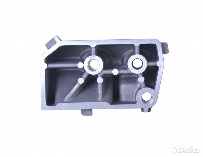 Кронштейн генератора нижний ваз 2110