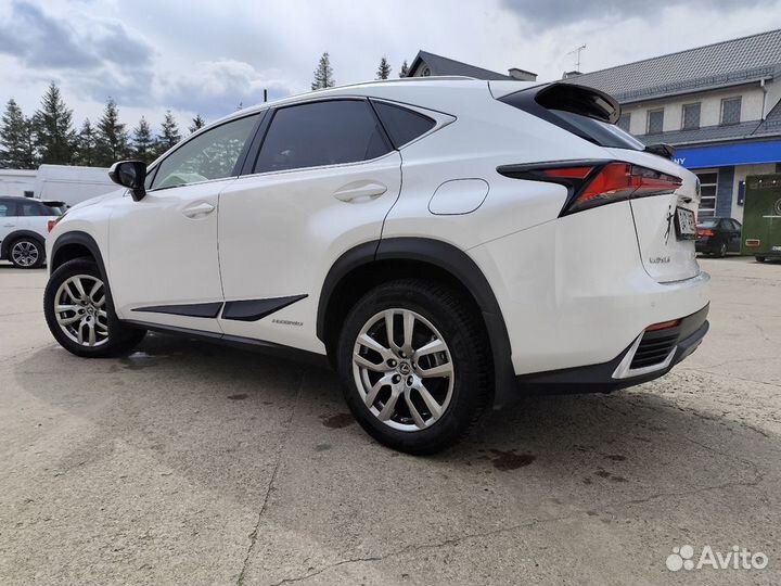 В разборе Lexus NX